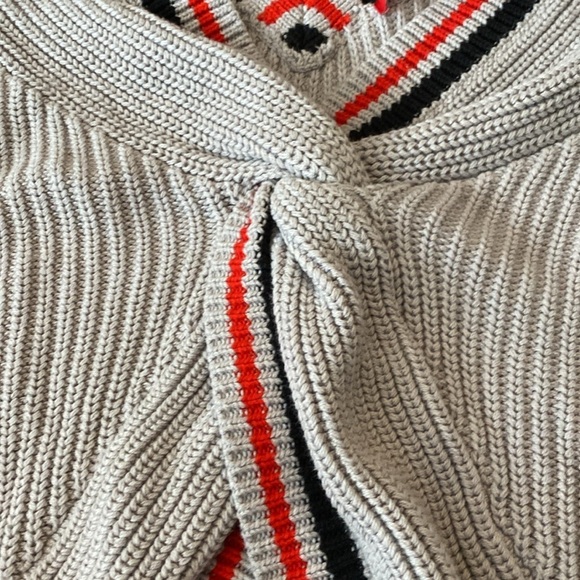 Signature8 Women’s Grey Knit Cross Front Sweater Size S - Picture 9 of 9